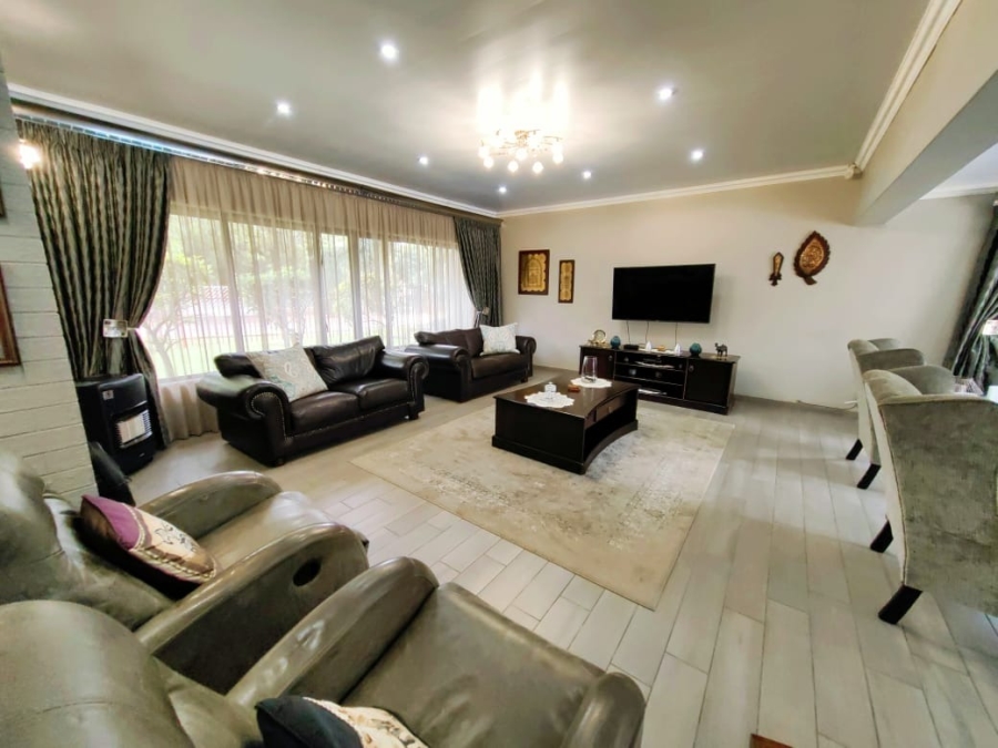 4 Bedroom Property for Sale in Grimbeeck Park North West